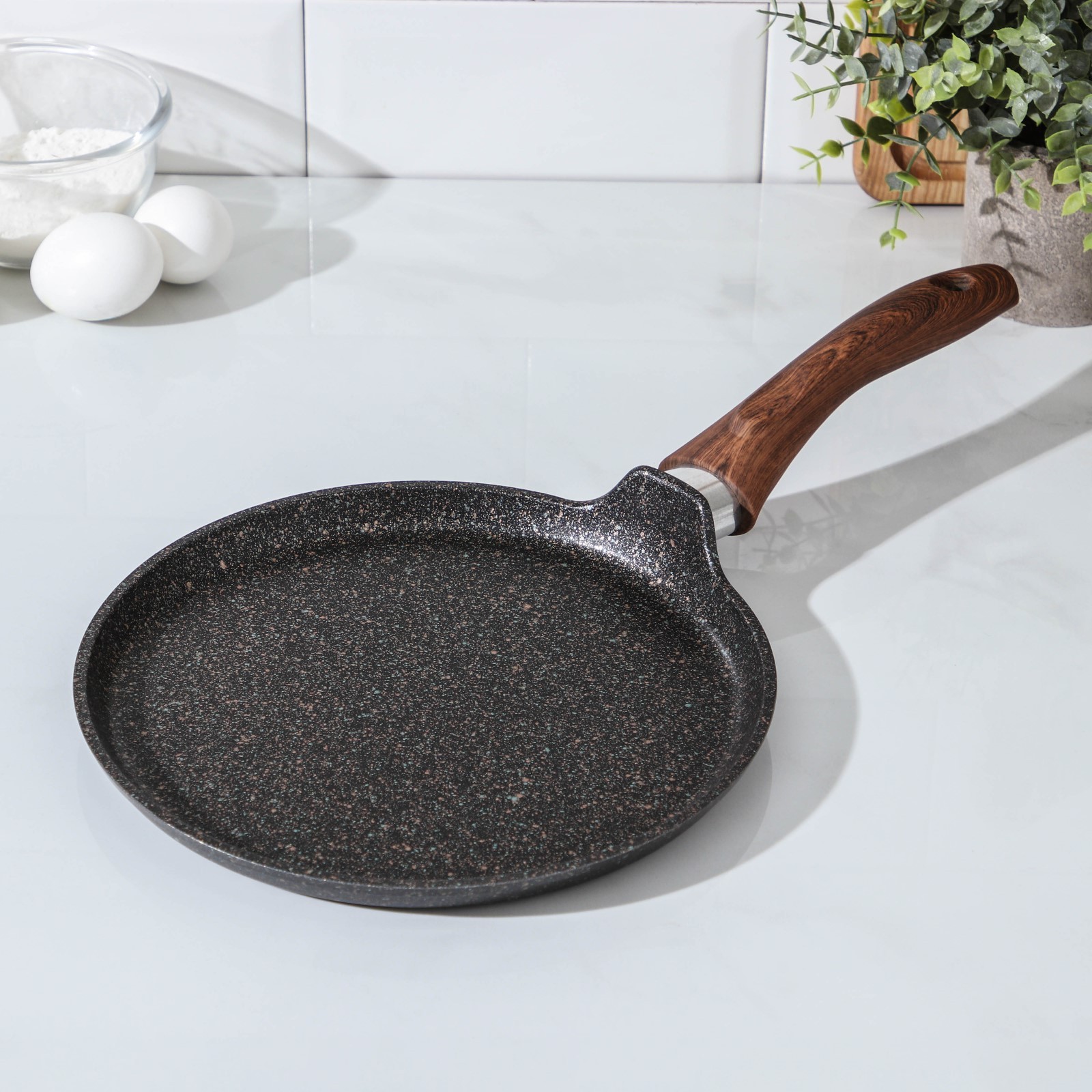 Сковорода блинная d=24см KUKMARA Granit ultra(черный)